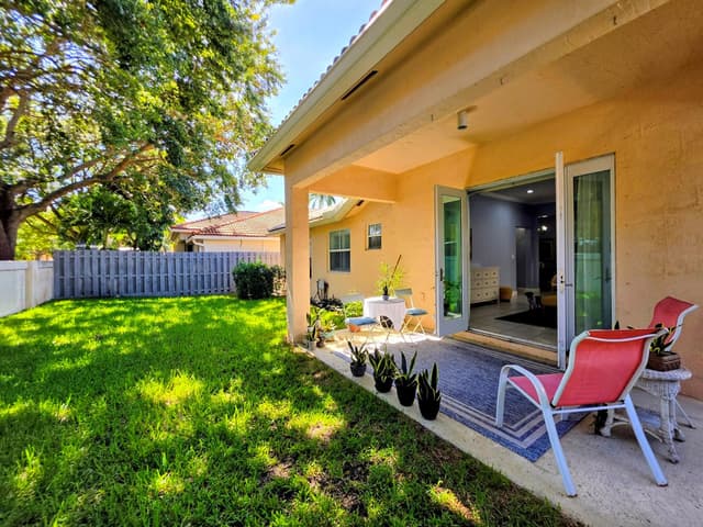 14013 N Cypress Cove Circle, Davie FL 33325 - Davie, FL - Photo 6