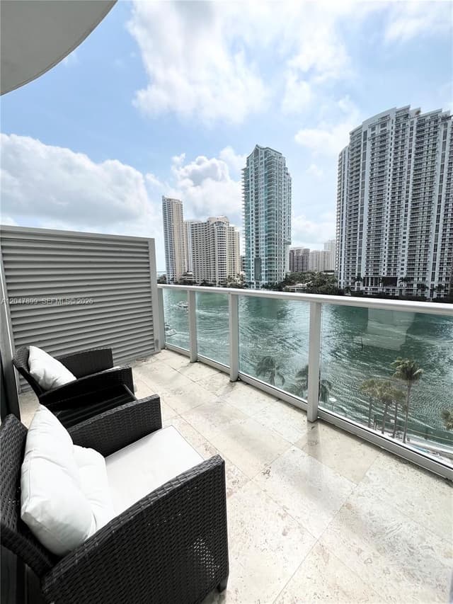 300 S Biscayne Blvd # 814, Miami FL 33131 - Miami, FL - Photo 3