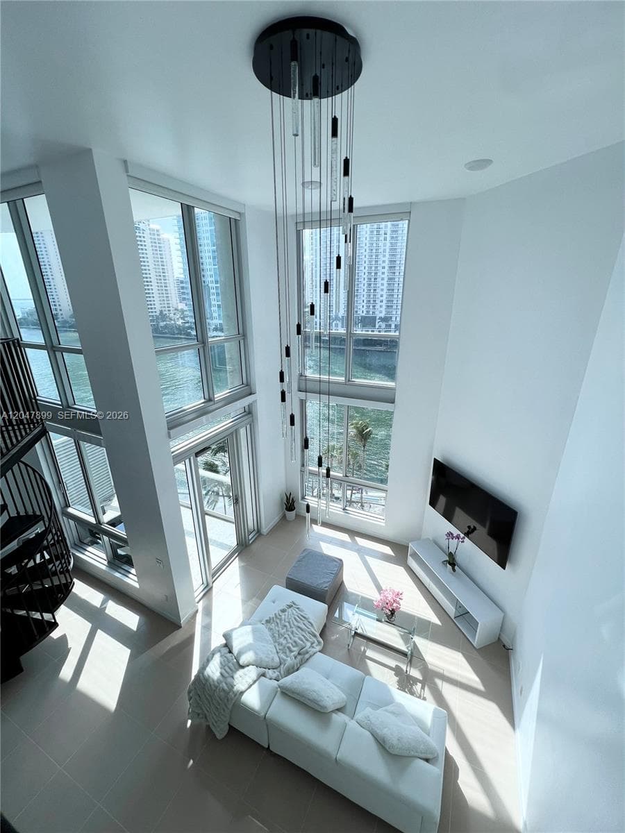 300 S Biscayne Blvd # 814, Miami FL 33131 - Miami, FL - Photo 1