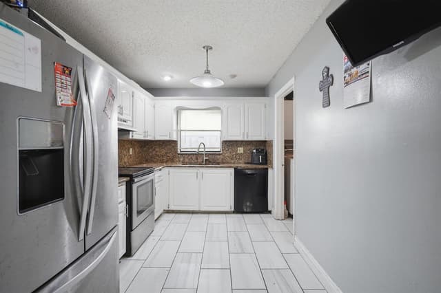 1301 SW 75th Avenue, North Lauderdale FL 33068 - North Lauderdale, FL - Photo 7