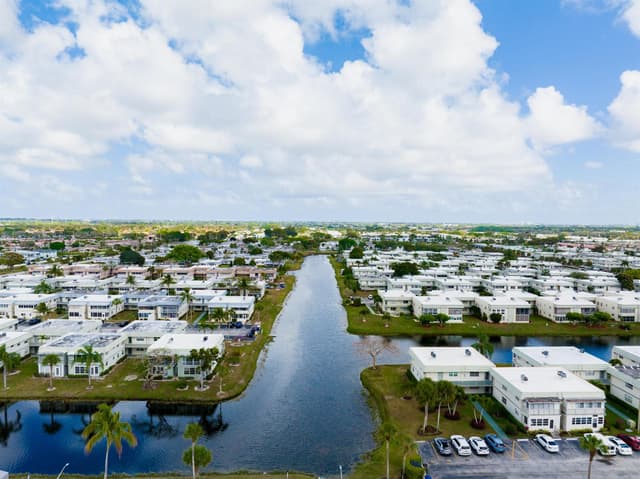 233 Brittany E, Delray Beach FL 33446 - Delray Beach, FL - Photo 6