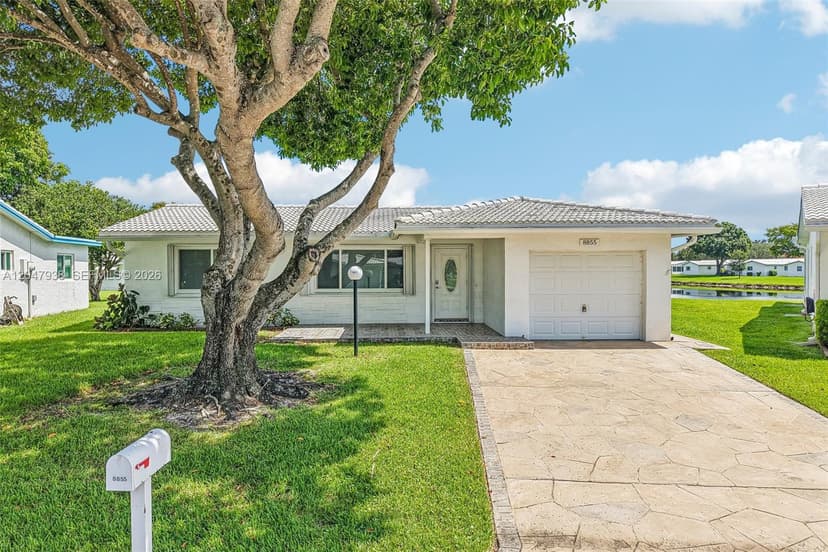 8855 NW 10th Pl, Plantation FL 33322