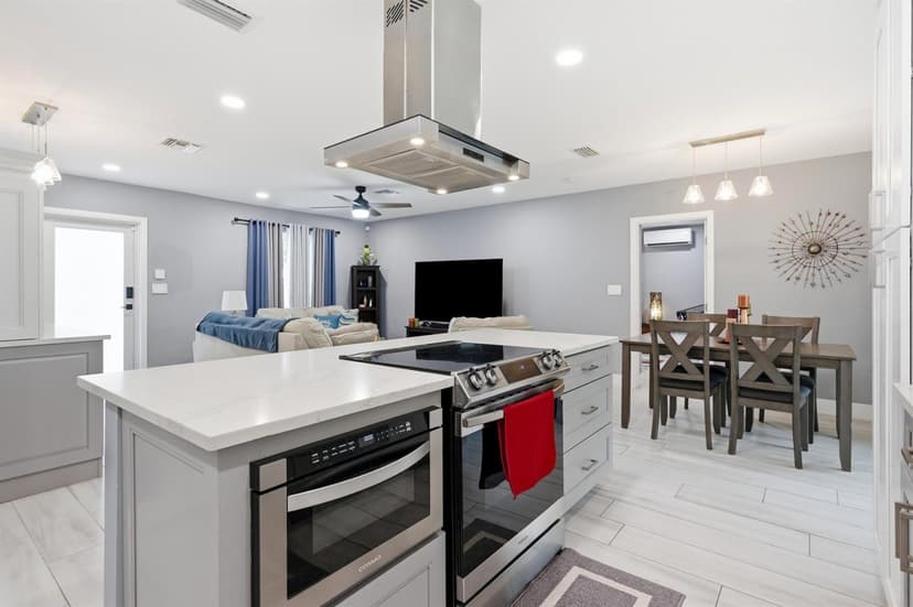 141 SE 8th Street, Pompano Beach FL 33060