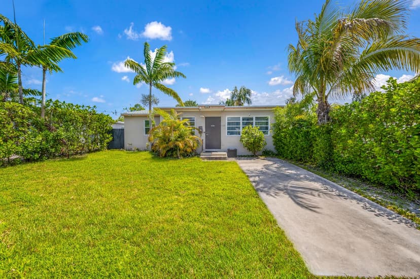2326 Harding Street # 2326, Hollywood FL 33020