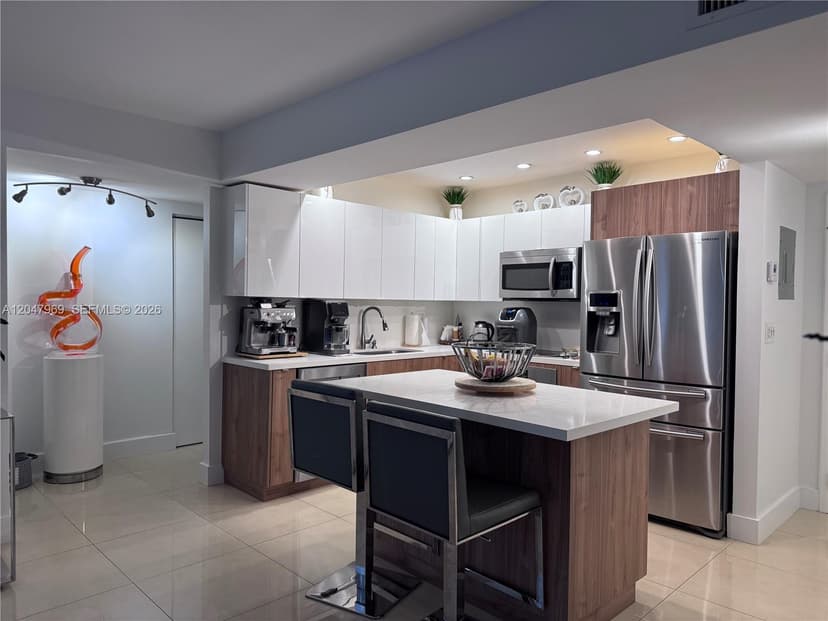 600 Three Islands Blvd # 115, Hallandale Beach FL 33009