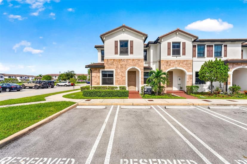 10908 W 32nd Ln, Hialeah FL 33018