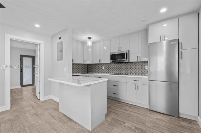 1634 NE 4th Pl, Fort Lauderdale FL 33301 - Fort Lauderdale, FL - Photo 5