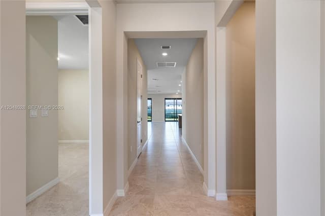 4480 Gramercy Dr, Oakland Park FL 33309 - Oakland Park, FL - Photo 4