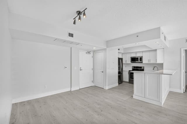 403 S Sapodilla Avenue # 409, West Palm Beach FL 33401 - West Palm Beach, FL - Photo 6