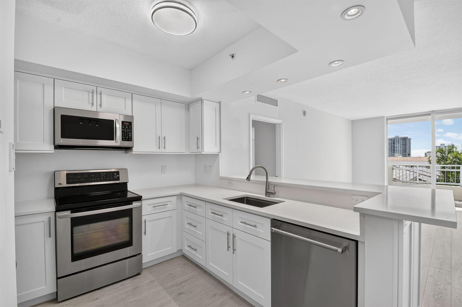 403 S Sapodilla Avenue # 409, West Palm Beach FL 33401 - West Palm Beach, FL - Photo 1
