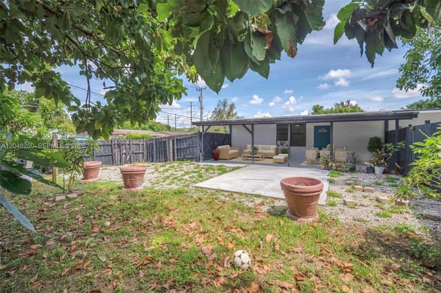 7022 SW 19th Ct, North Lauderdale FL 33068 - North Lauderdale, FL - Photo 6