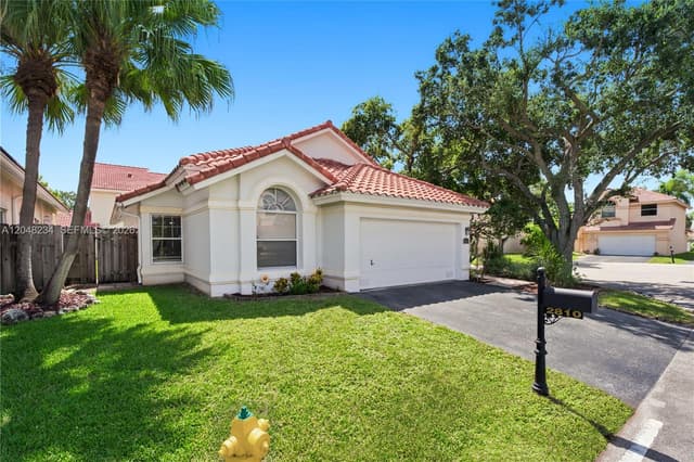 2810 NW 70th Ave, Margate FL 33063 - Margate, FL - Photo 2