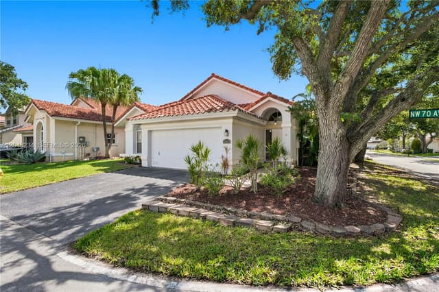 2810 NW 70th Ave, Margate FL 33063 - Margate, FL - Photo 3