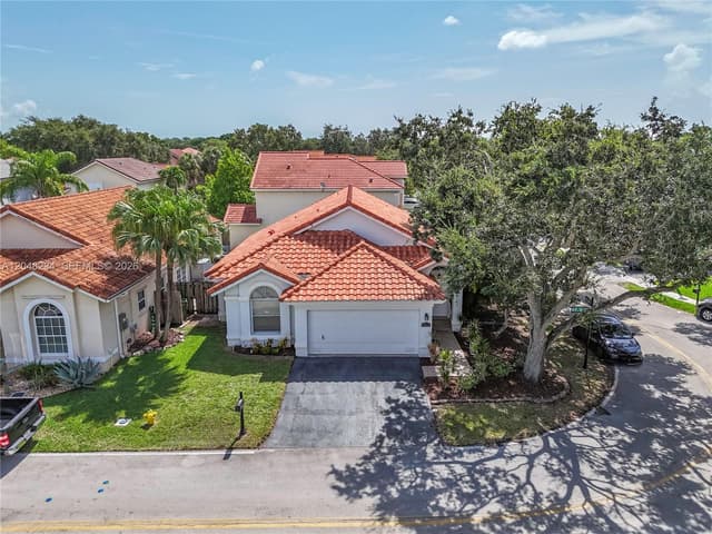 2810 NW 70th Ave, Margate FL 33063 - Margate, FL - Photo 4