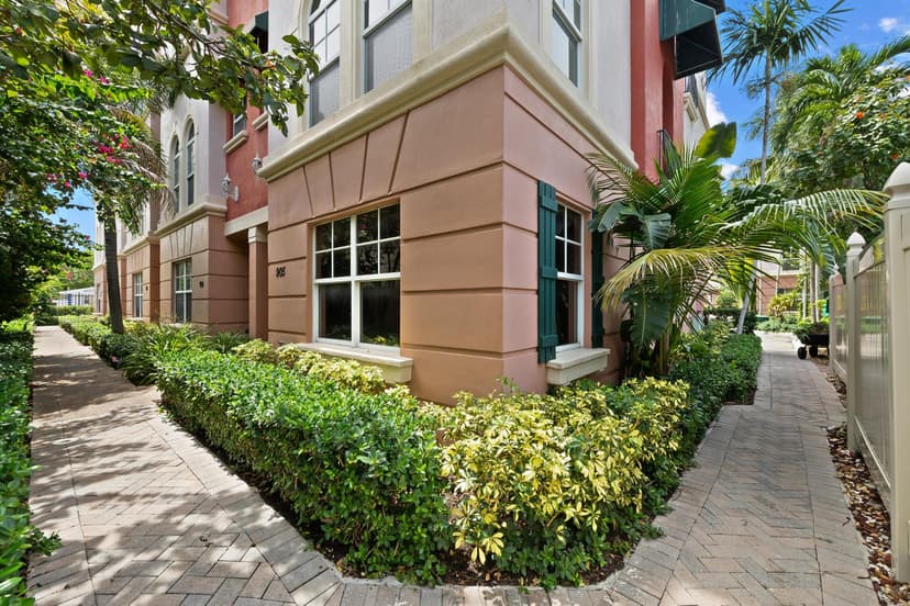 1033 NE 17th Way # 905, Fort Lauderdale FL 33304