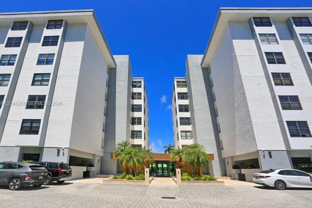 9660 W Bay Harbor Dr # 5A, Bay Harbor Islands FL 33154 - Bay Harbor Islands, FL - Photo 3
