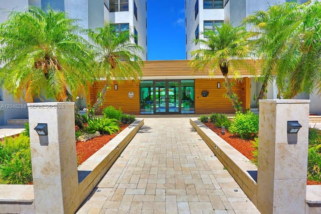 9660 W Bay Harbor Dr # 5A, Bay Harbor Islands FL 33154 - Bay Harbor Islands, FL - Photo 4
