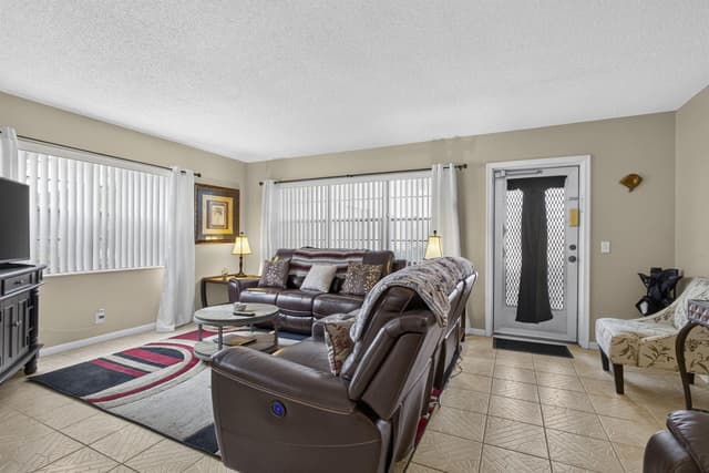 5 Northampton A # 5, West Palm Beach FL 33417 - West Palm Beach, FL - Photo 4