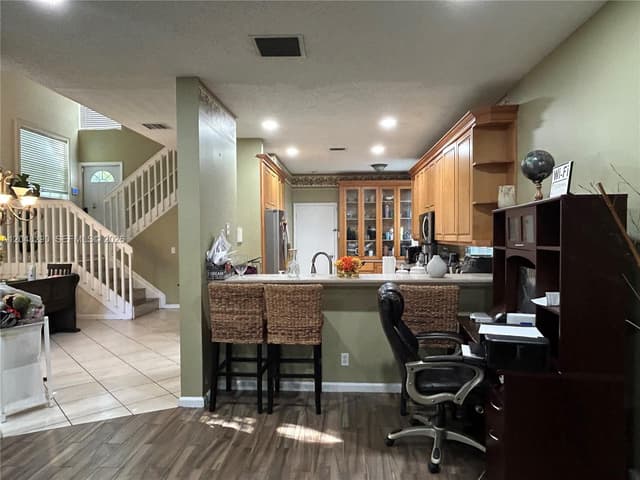10386 NW 7th St, Coral Springs FL 33071 - Coral Springs, FL - Photo 6