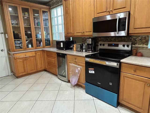 10386 NW 7th St, Coral Springs FL 33071 - Coral Springs, FL - Photo 7