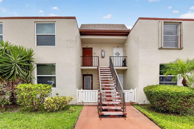 11 Willowbrook Lane # 204, Delray Beach FL 33446 - Delray Beach, FL - Photo 2