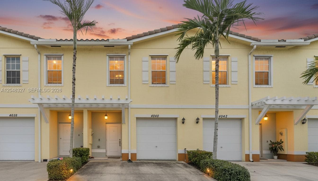 4040 NW 11th St, Lauderhill FL 33313