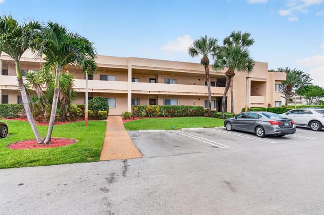 3212 Strawflower Way # 218, Lake Worth FL 33467 - Lake Worth, FL - Photo 2