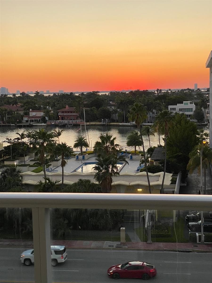 5601 Collins Ave # 722, Miami Beach FL 33140