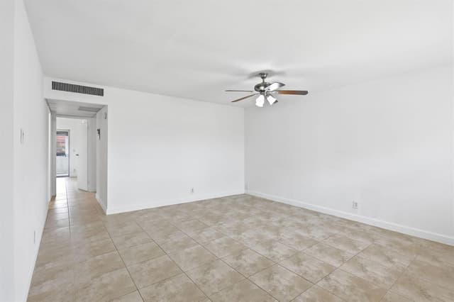 164 Seville G, Delray Beach FL 33446 - Delray Beach, FL - Photo 7