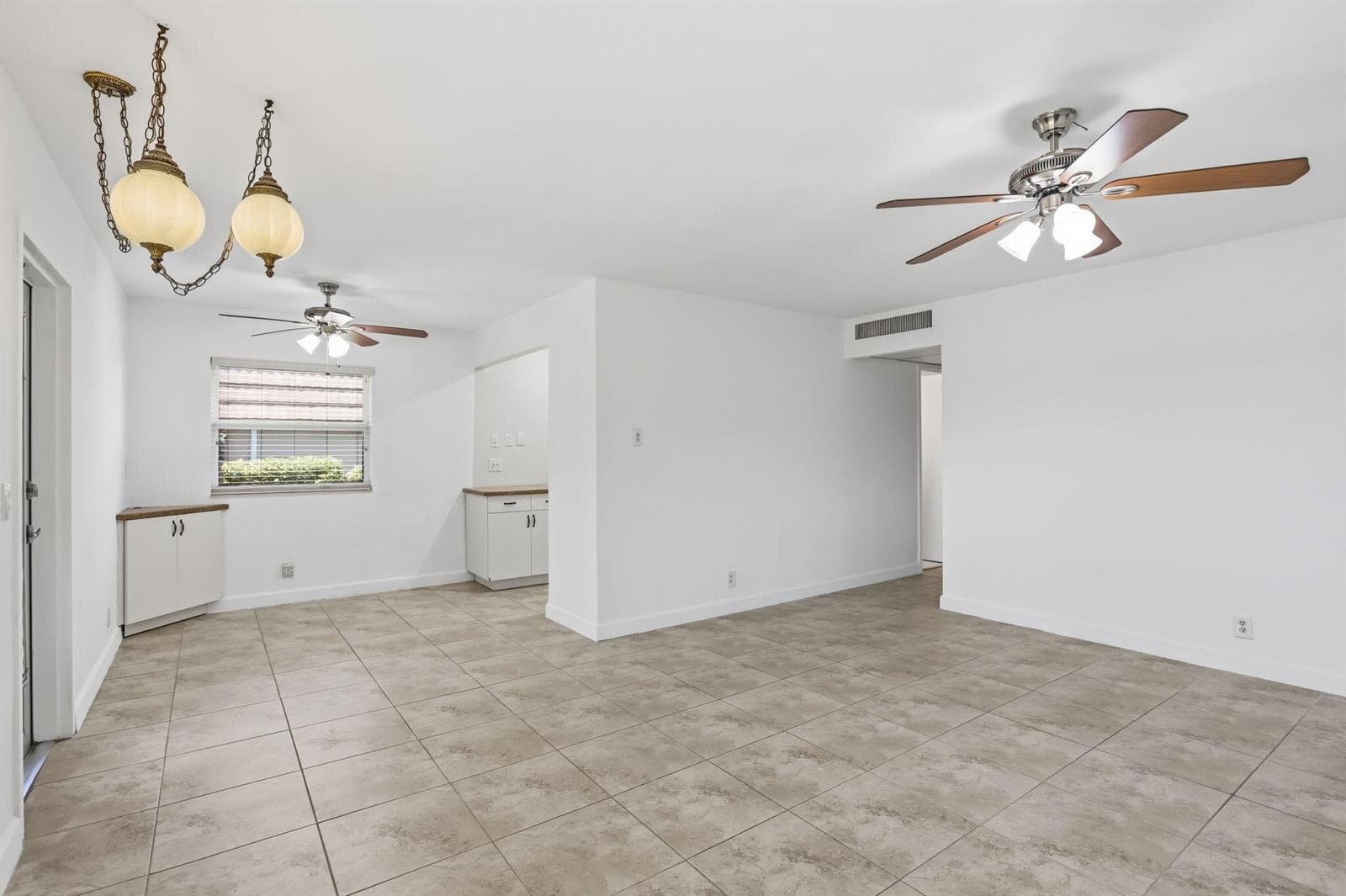 164 Seville G, Delray Beach FL 33446 - Delray Beach, FL - Photo 1