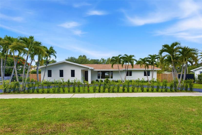 7600 SW 168th St, Palmetto Bay FL 33157
