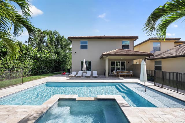 7050 Limestone Cay Road, FL 33458 - Photo 2