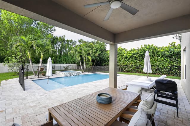 7050 Limestone Cay Road, FL 33458 - Photo 3