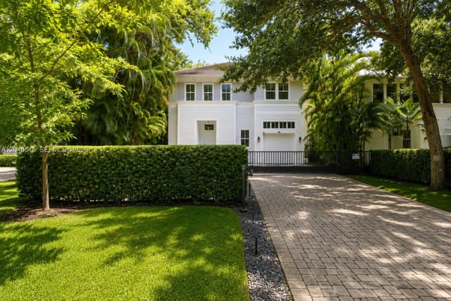 4724 SW 72nd ST, Miami FL 33143 - Miami, FL - Photo 2
