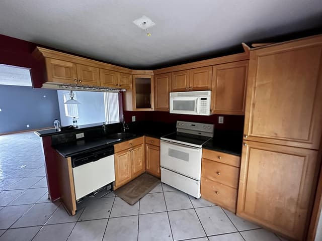 3777 NW 78th Avenue # 6a, Davie FL 33024 - Davie, FL - Photo 2