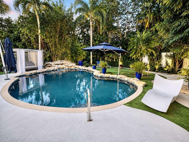 233 Pershing Way, West Palm Beach FL 33401 - West Palm Beach, FL - Photo 3