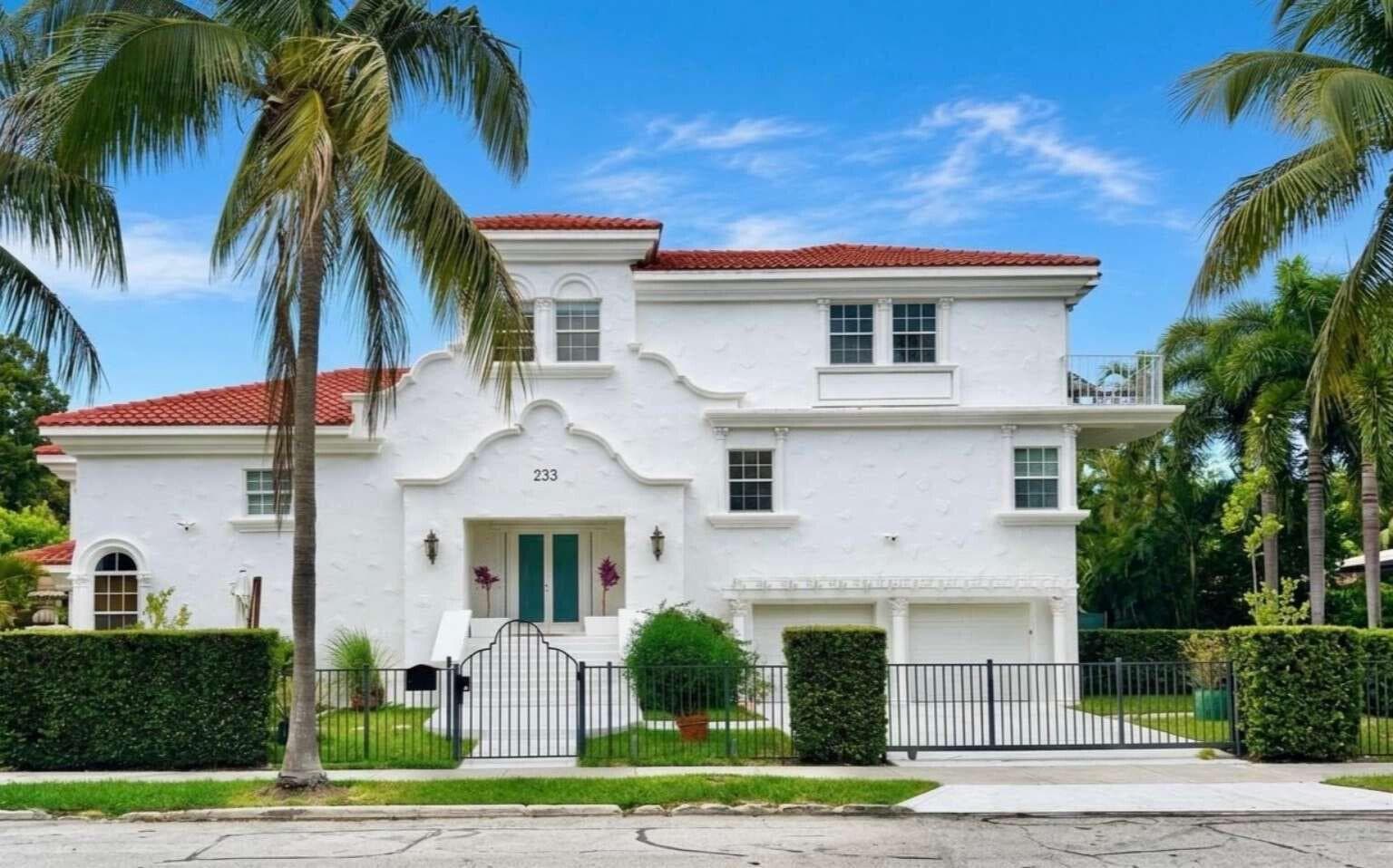 233 Pershing Way, West Palm Beach FL 33401