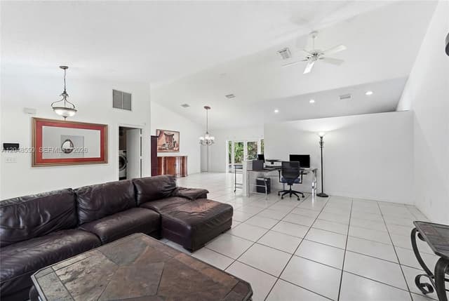 10623 NW 7th Pl, Coral Springs FL 33071 - Coral Springs, FL - Photo 7