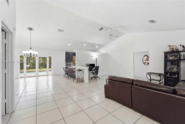 10623 NW 7th Pl, Coral Springs FL 33071 - Coral Springs, FL - Photo 5