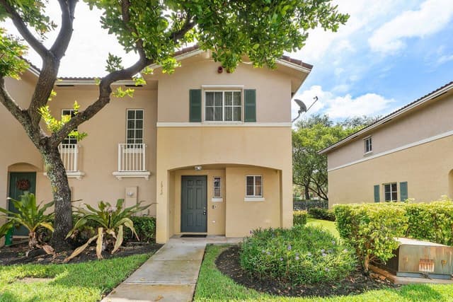 1912 SW 60th Avenue, North Lauderdale FL 33068 - North Lauderdale, FL - Photo 2