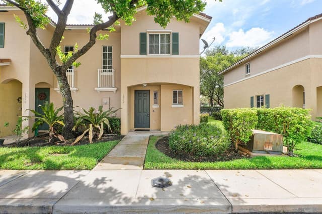 1912 SW 60th Avenue, North Lauderdale FL 33068 - North Lauderdale, FL - Photo 3