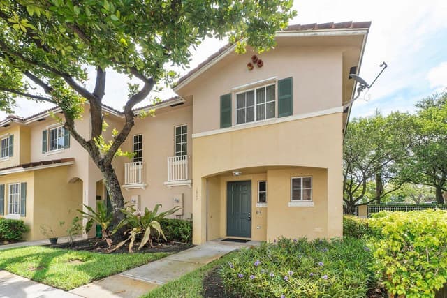 1912 SW 60th Avenue, North Lauderdale FL 33068 - North Lauderdale, FL - Photo 4