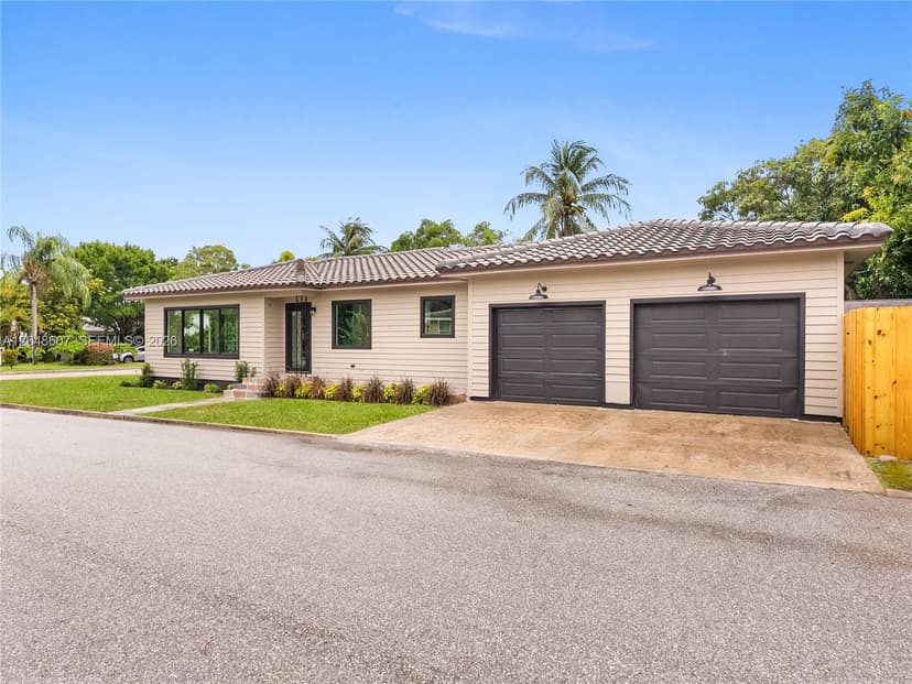 801 S Palmway, Lake Worth FL 33460