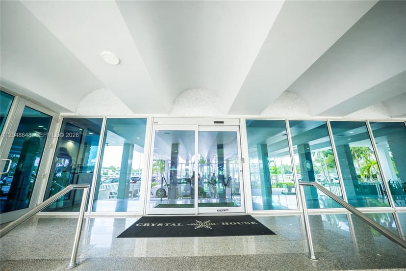 5055 Collins Ave # 14H, Miami Beach FL 33140