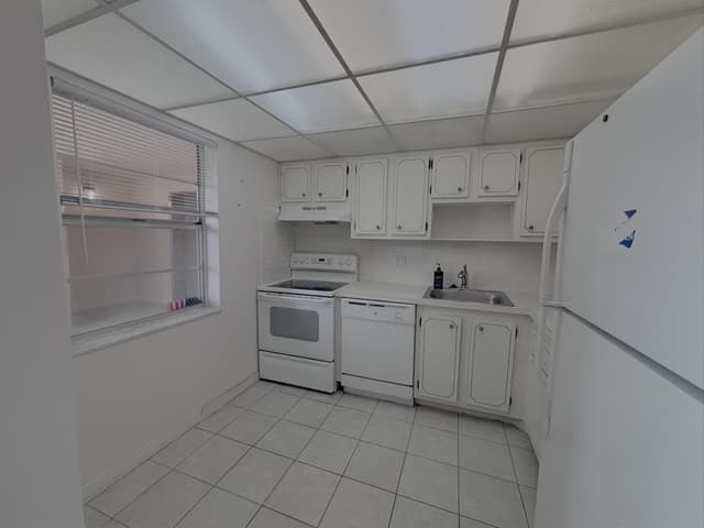 1015 Country Club Drive # 205, Margate FL 33063 - Margate, FL - Photo 2