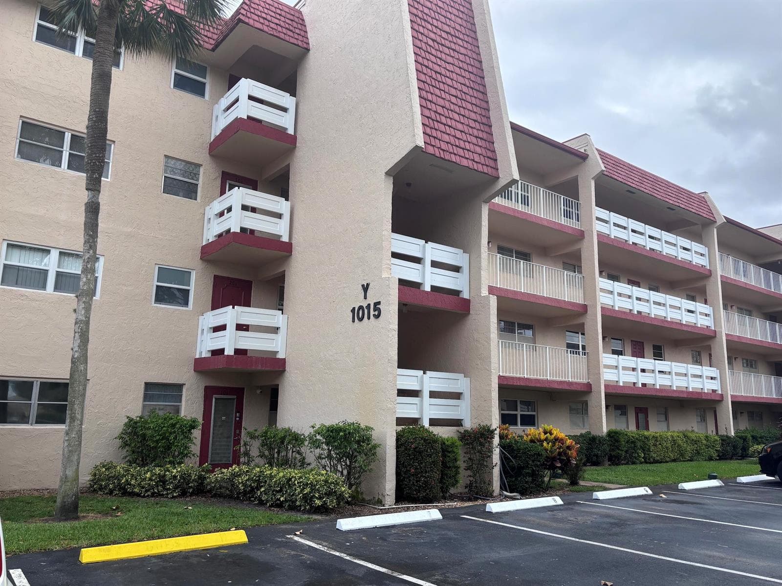 1015 Country Club Drive # 205, Margate FL 33063 - Margate, FL - Photo 1