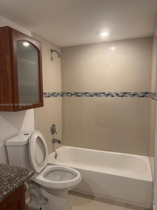 7110 NW 179th St # 211, Hialeah FL 33015 - Hialeah, FL - Photo 6
