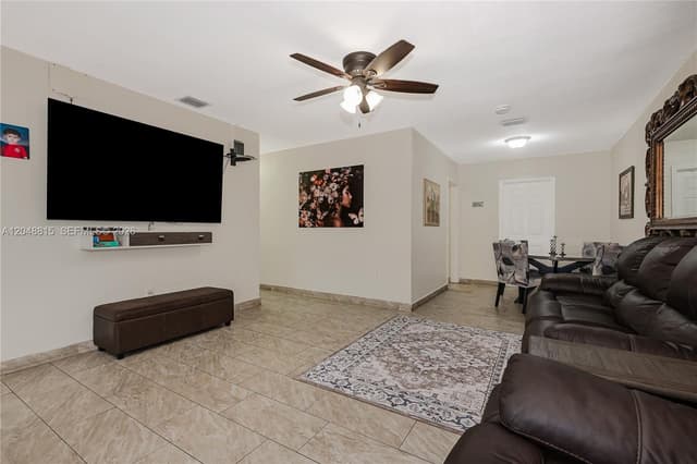 750 NE 4th Pl, Hialeah FL 33010 - Hialeah, FL - Photo 5