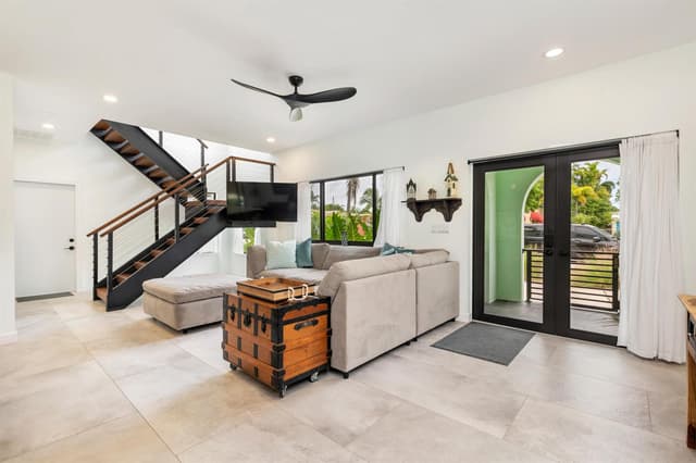 127 Auburn Drive, FL 33460 - Photo 3
