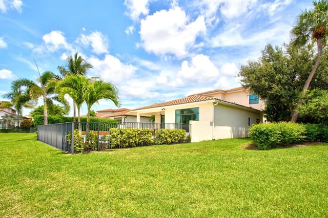 8236 Grand Prix Lane, Boynton Beach FL 33472 - Boynton Beach, FL - Photo 4